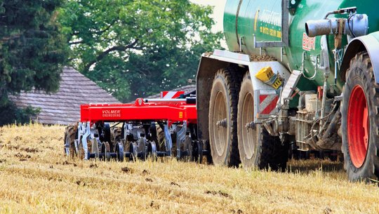 Volmer Engineering Gülle Strip Till Gerät Standard 8 reihig 75 cm Reihenabstand 