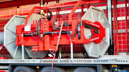 Volmer Engineering Schlauchhaspel mit Trommel auf LKW Verladen