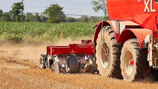 Volmer Engineering Strip Till ML8 am Vervaet Hydro Trike