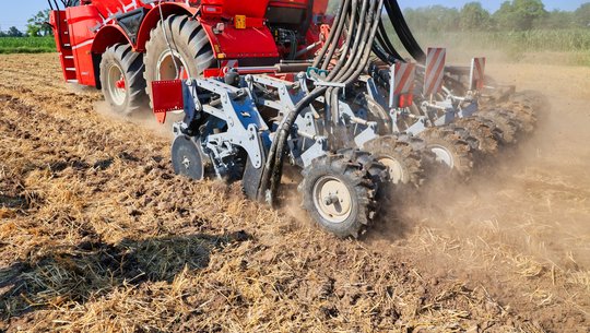 Volmer-Engineering Strip Till ML8 am Vervaet Hydro Trike